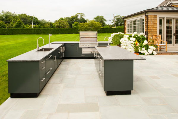 Large Outdoor Kitchen 600x400 