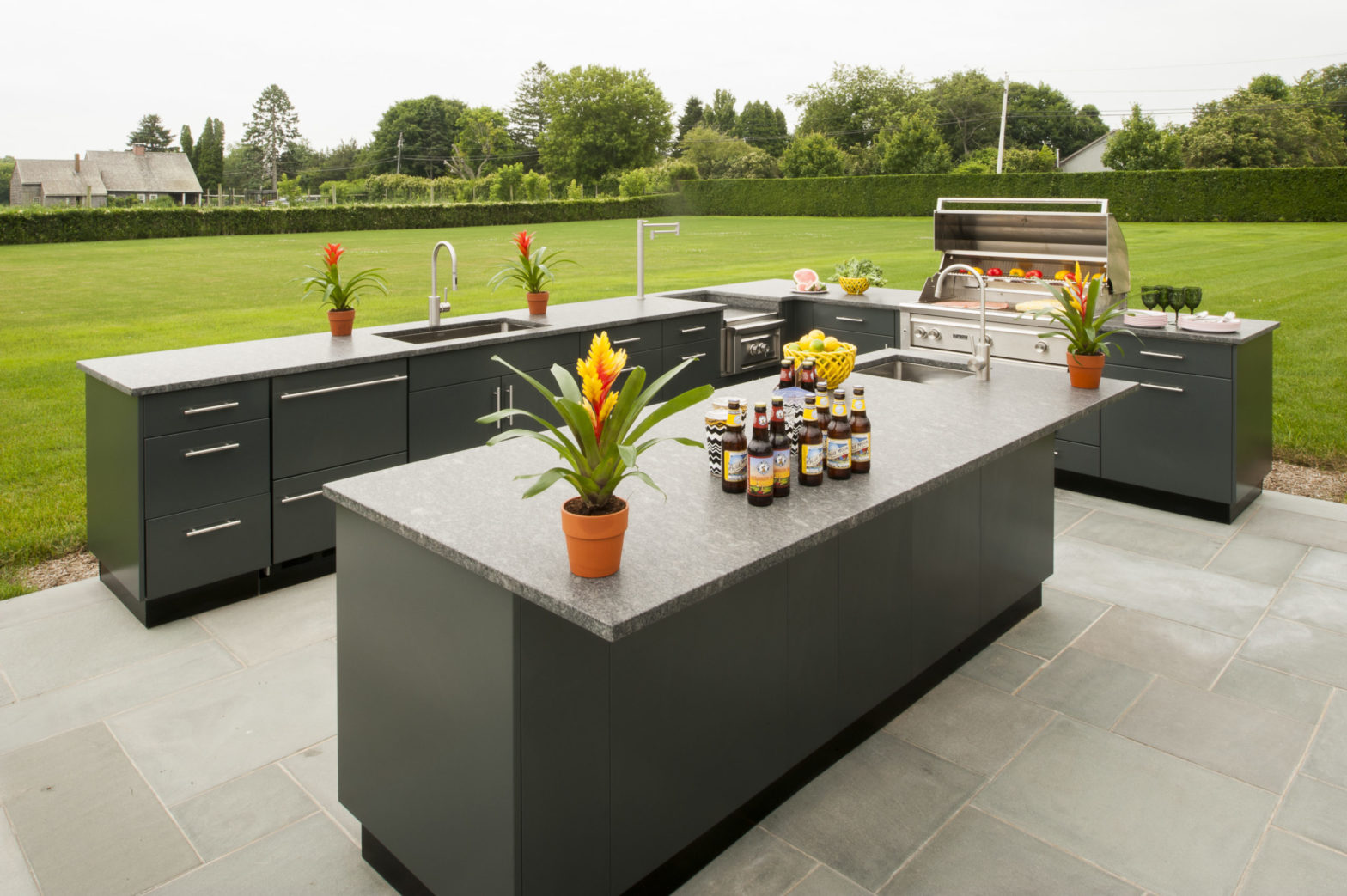 10 Outdoor Kitchen Countertop Ideas and Installation Tips  Outdoor kitchen  countertops, Outdoor kitchen, Outdoor countertop