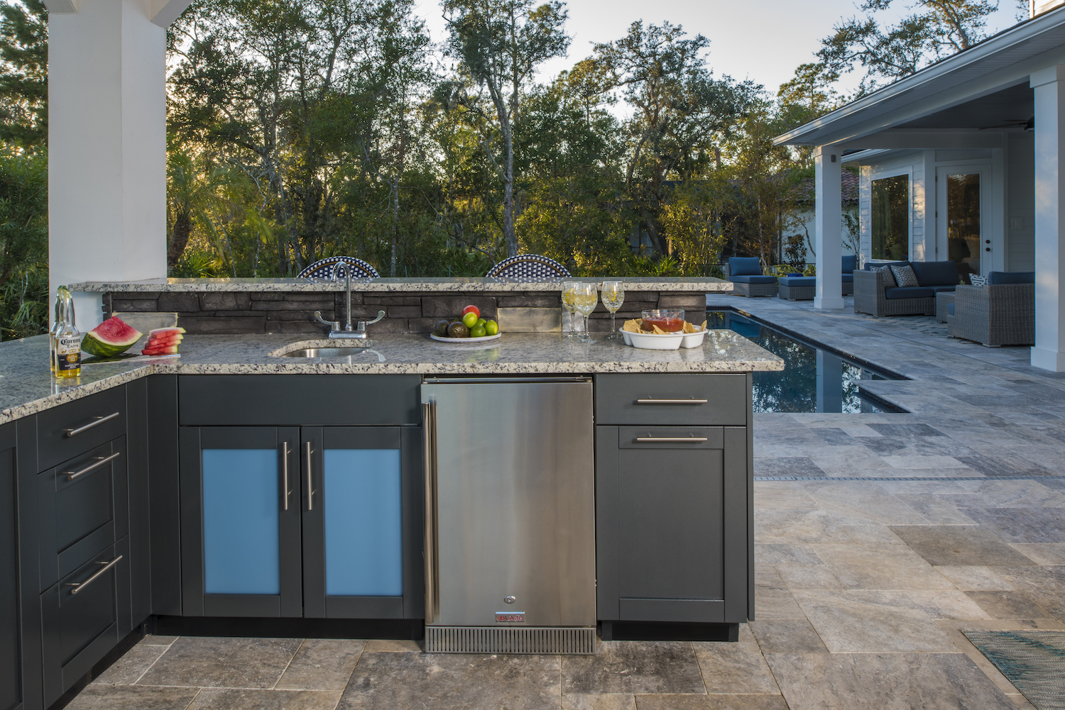 Trex Outdoor Kitchens FL Colorful 8958 